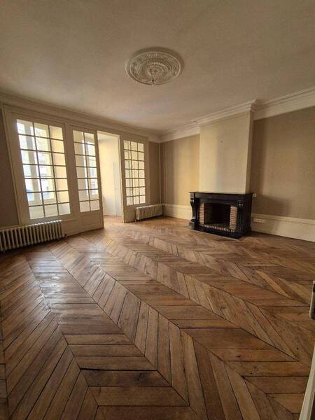 Location appartement 5 pièces 160 m² à Mâcon 71000 4 - 900 €