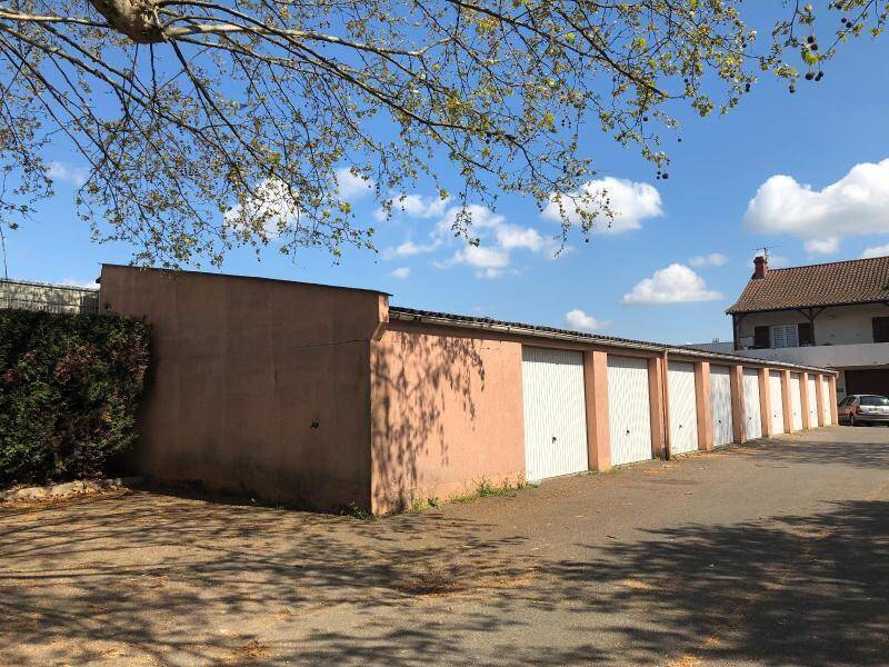 Location garage - parking garage / box à Mâcon 71000 4 - 60 €