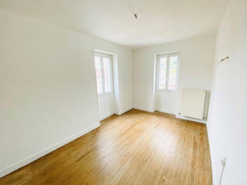 Location appartement 4 pièces 71.12 m² à Pierreclos 71960 5 - 465 €