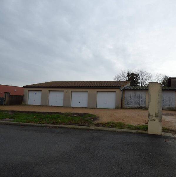 Location garage - parking garage / box à Mâcon 71000 - 77 €