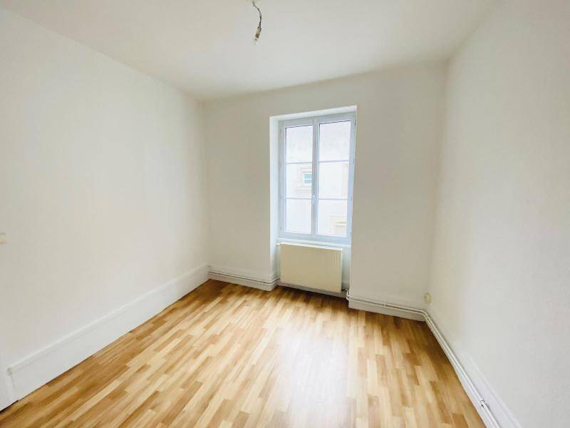 Location appartement rénové 3 pièces 53.92 m² à Mâcon 71000 4 - 569 €