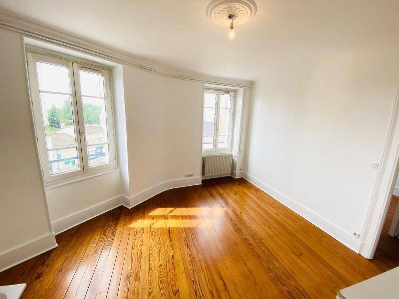 Location appartement rénové 3 pièces 71.4 m² à Mâcon 71000 5 - 550 €