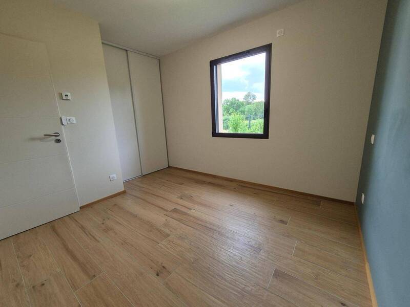 Rent house maison 5 rooms 145 m² in Saint-Maurice-de-Satonnay 71260 - 1 480 €