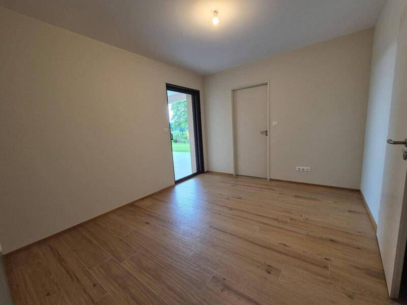 Rent house maison 5 rooms 145 m² in Saint-Maurice-de-Satonnay 71260 - 1 480 €