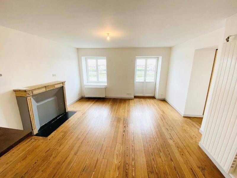 Location appartement rénové 3 pièces 69.37 m² à Mâcon 71000 4 - 637 €