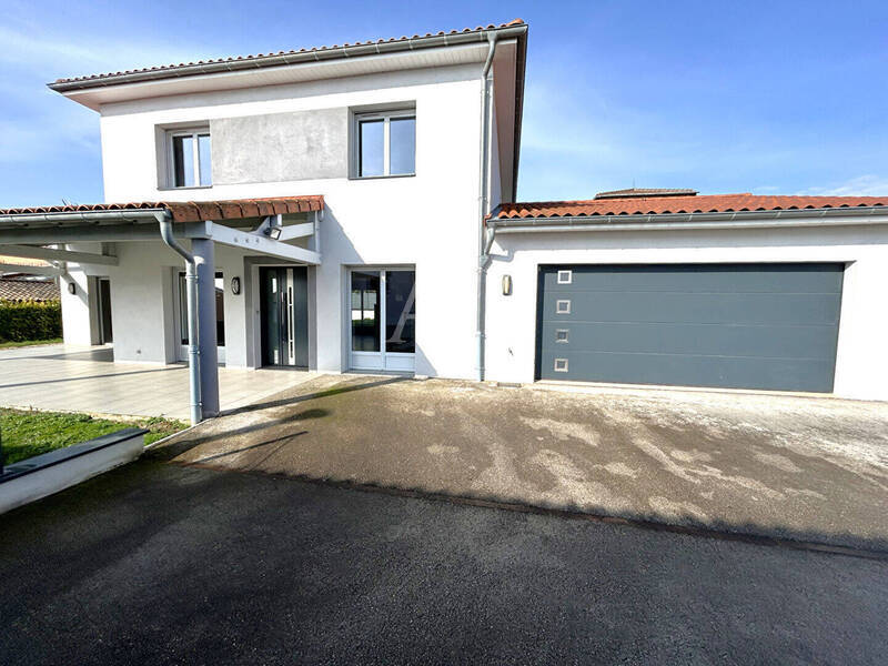 Vente maison 5 pièces 190 m² à Charnay-lès-Mâcon 71850