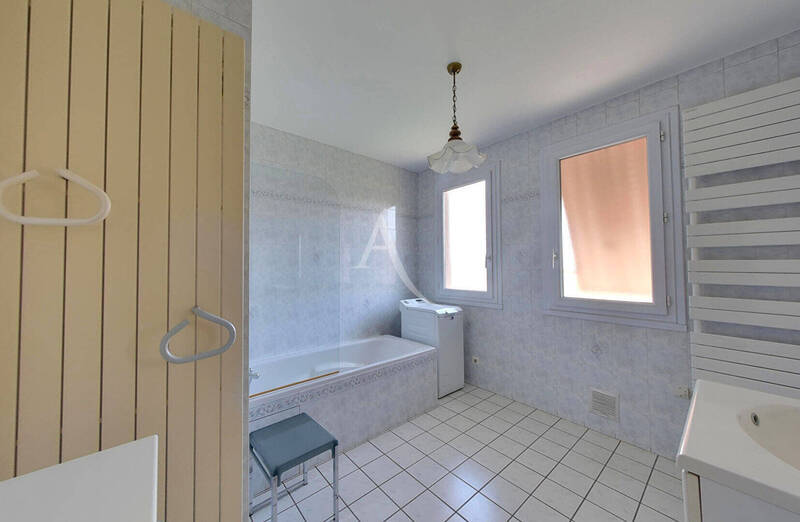 Buy house maison 6 rooms 154.63 m² in Mâcon 71000