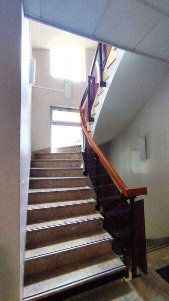 Buy professional premises local commercial in Mâcon 71000 335 000 €