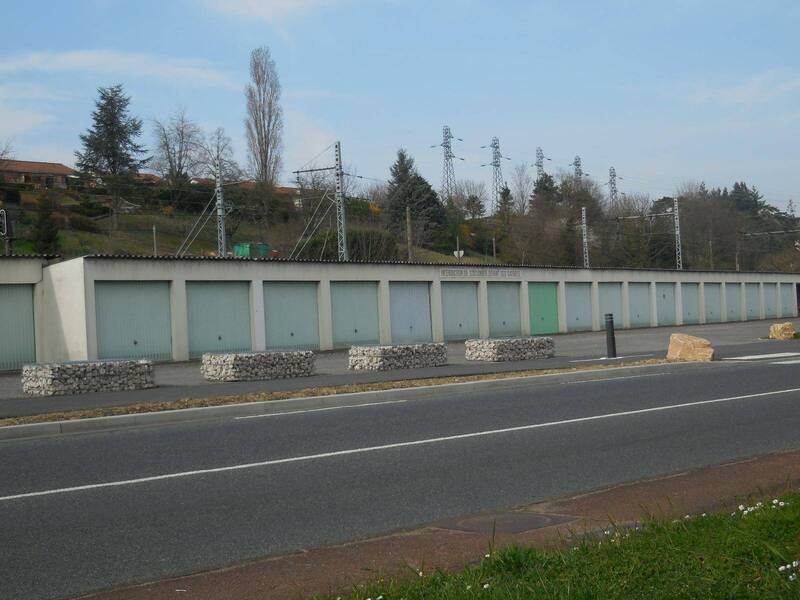 Location garage - parking garage / box à Mâcon 71000 5 - 70 €