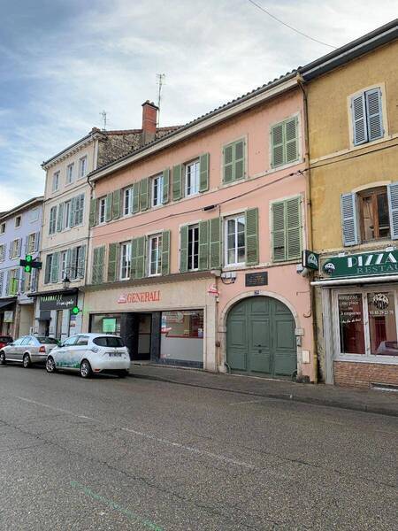 Location appartement 4 pièces 165 m² à Pont-de-Vaux 01190 4 - 740 €
