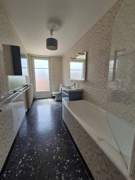 Rent apartment appartement 4 rooms 165 m² in Pont-de-Vaux 01190 4 - 740 €