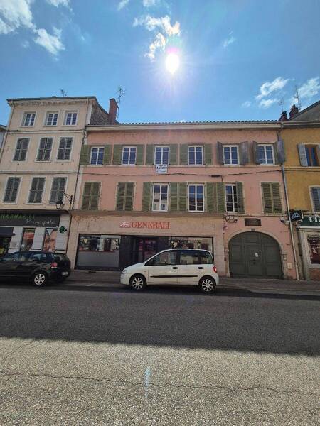 Rent apartment appartement 4 rooms 165 m² in Pont-de-Vaux 01190 4 - 740 €