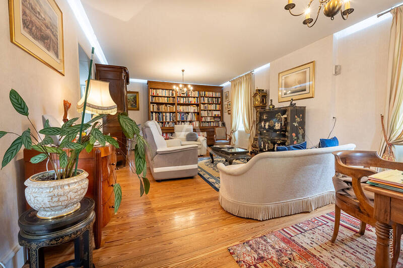 Vente maison demeure de prestige 8 pièces 200 m² à Mâcon 71000