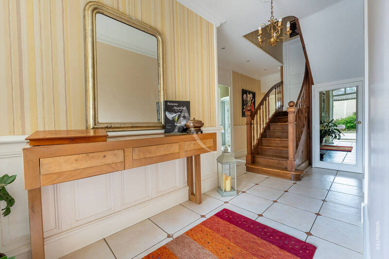 Vente maison demeure de prestige 8 pièces 200 m² à Mâcon 71000