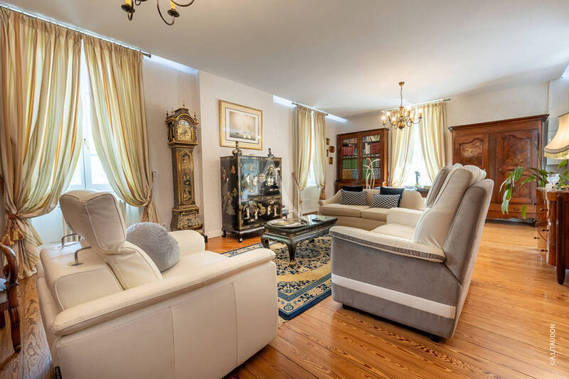 Vente maison demeure de prestige 8 pièces 200 m² à Mâcon 71000
