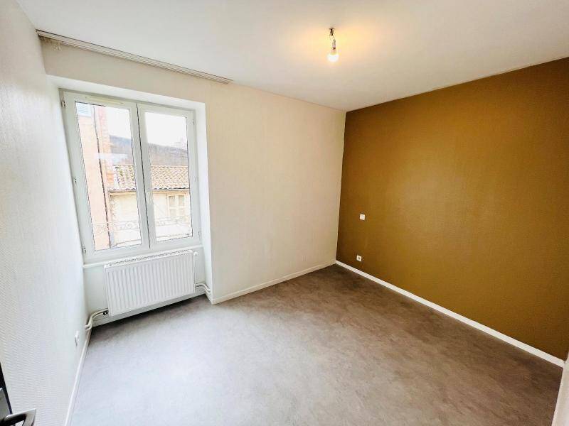 Location appartement rénové 4 pièces 72.05 m² à Mâcon 71000 4 - 636 €
