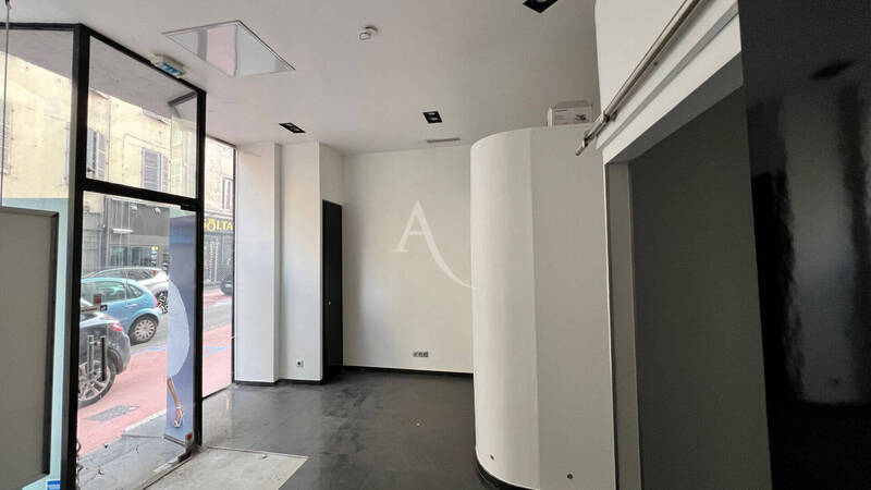 Vente local commercial à Mâcon 71000 69 500 €