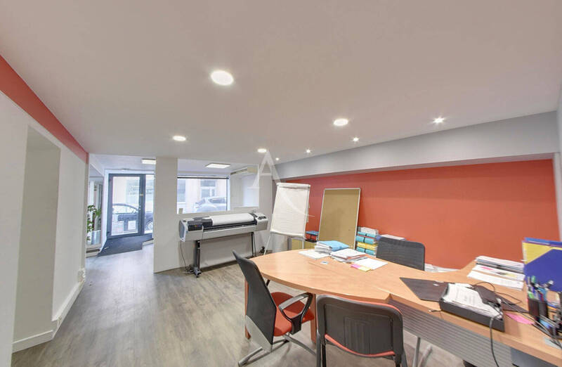 Vente local commercial à Mâcon 71000 110 000 €