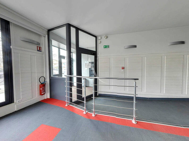 Vente bureau / local professionnel à Mâcon 71000 Centre-ville 455 000 €