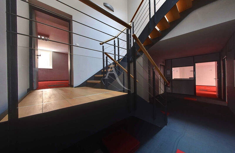 Vente bureau / local professionnel à Mâcon 71000 Centre-ville 455 000 €