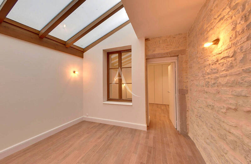 Vente appartement 5 pièces 103.7 m² à Mâcon 71000