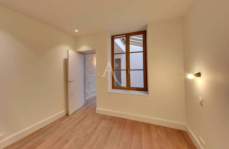 Vente appartement 5 pièces 103.7 m² à Mâcon 71000