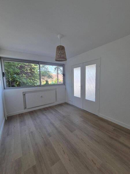 Location appartement 4 pièces 83.82 m² à Charnay-lès-Mâcon 71850 - 1 200 €