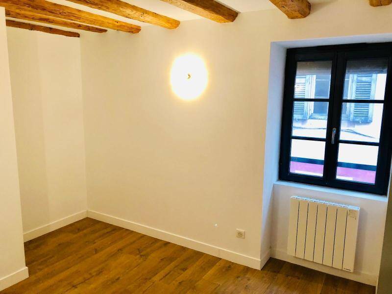 Location appartement récent 3 pièces 61.73 m² à Mâcon 71000 4 - 570 €
