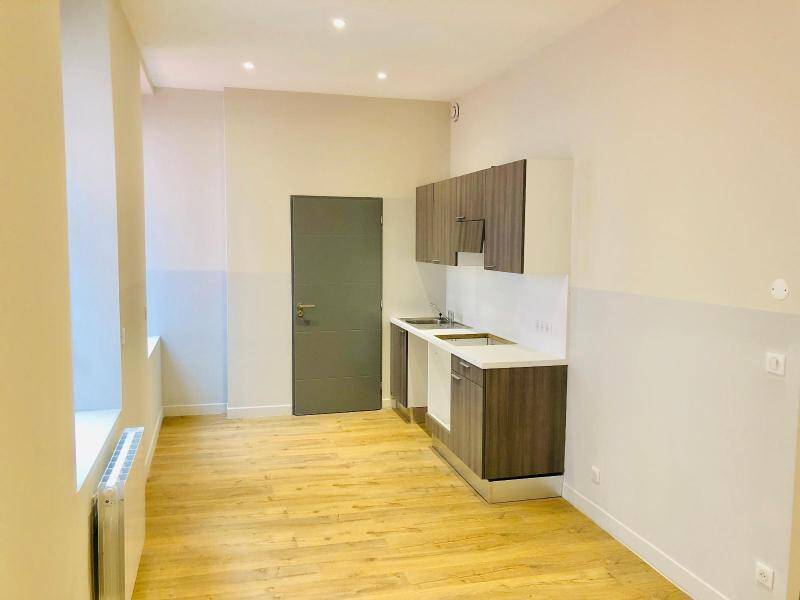 Location appartement récent 3 pièces 61.73 m² à Mâcon 71000 4 - 570 €