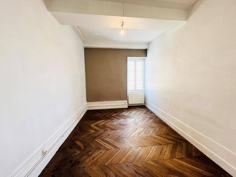 Location appartement 5 pièces 149.06 m² à Mâcon 71000 4 - 750 €