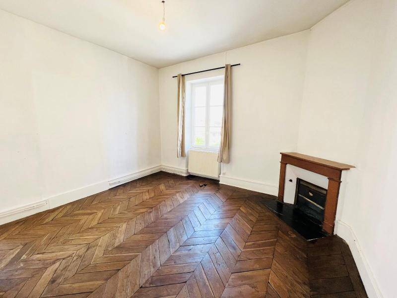 Location appartement 5 pièces 149.06 m² à Mâcon 71000 4 - 750 €