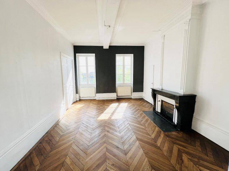 Location appartement 5 pièces 149.06 m² à Mâcon 71000 4 - 750 €