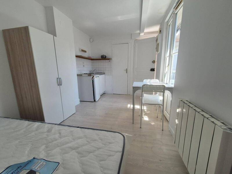 Location appartement 1 pièce 15.85 m² à Mâcon 71000 4 - 290 €