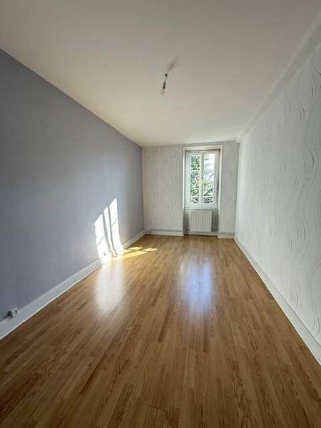 Location maison 4 pièces 110 m² à Dompierre-les-Ormes 71520 - 690 €