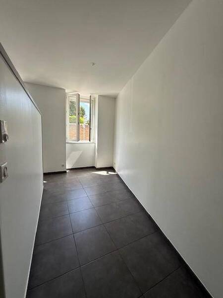 Rent apartment appartement 1 room 29.86 m² in Mâcon 71000 5 - 440 €
