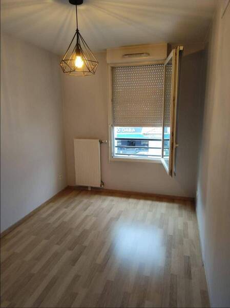 Rent apartment appartement 4 rooms 78 m² in Vénissieux 69200 - 1 040 €