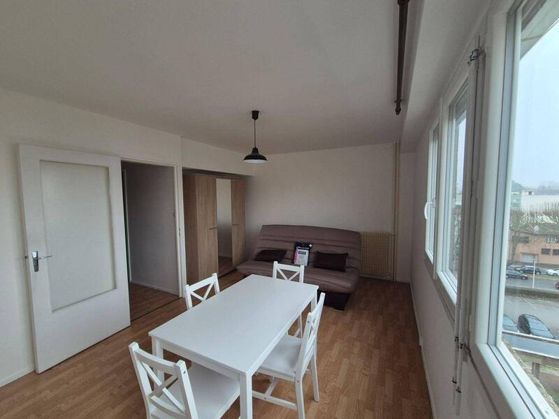 Rent apartment appartement rénové 1 room 27.46 m² in Mâcon 71000 5 - 440 €