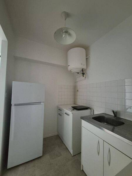 Rent apartment appartement rénové 1 room 27.46 m² in Mâcon 71000 5 - 440 €