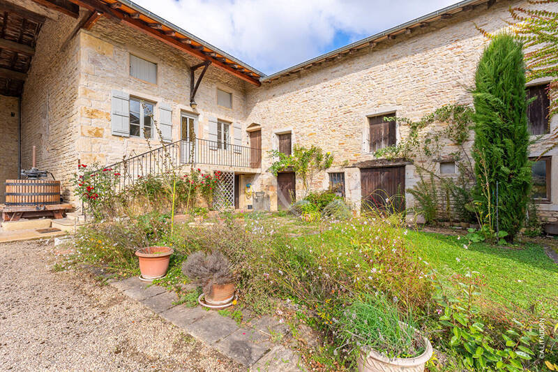 Buy house demeure de prestige 11 rooms 260 m² in Mâcon 71000