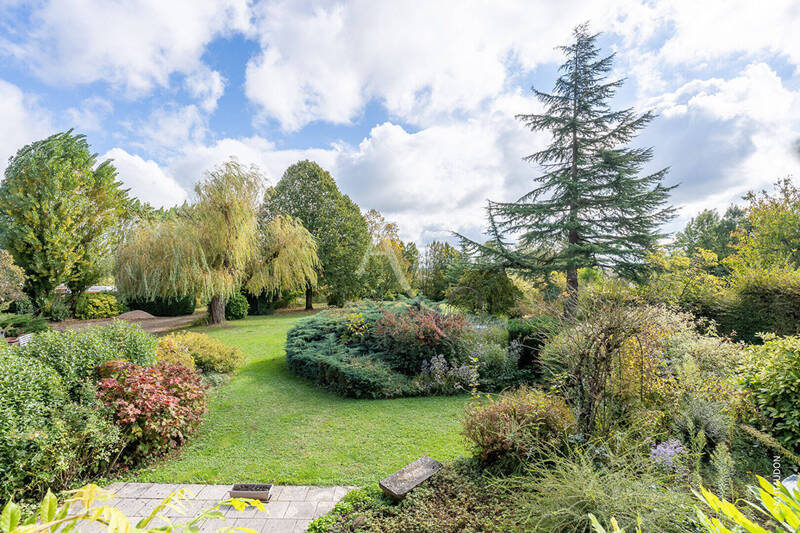 Buy house demeure de prestige 11 rooms 260 m² in Mâcon 71000
