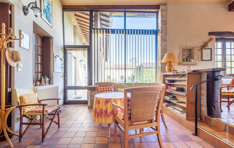 Buy house demeure de prestige 11 rooms 260 m² in Mâcon 71000