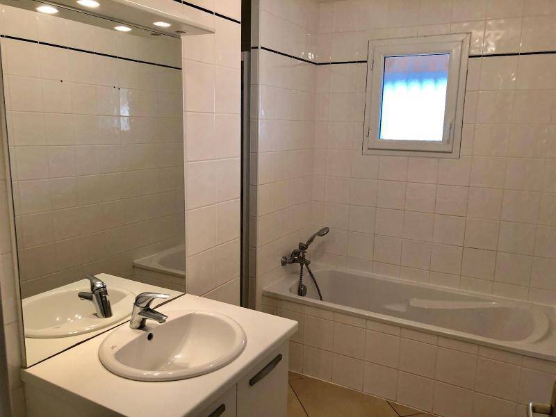 Rent apartment appartement 4 rooms 93.1 m² in Crottet 01290 5 - 800 €