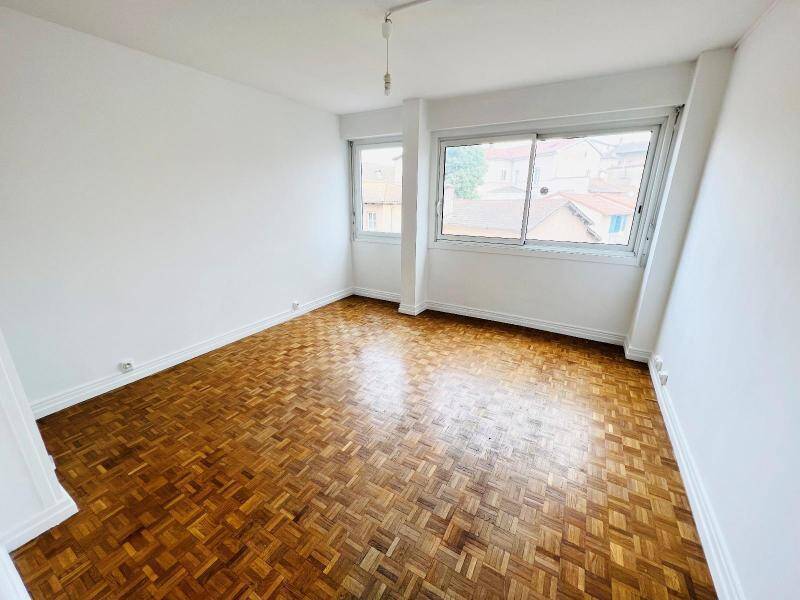 Rent apartment appartement 3 rooms 66.73 m² in Mâcon 71000 4 - 680 €