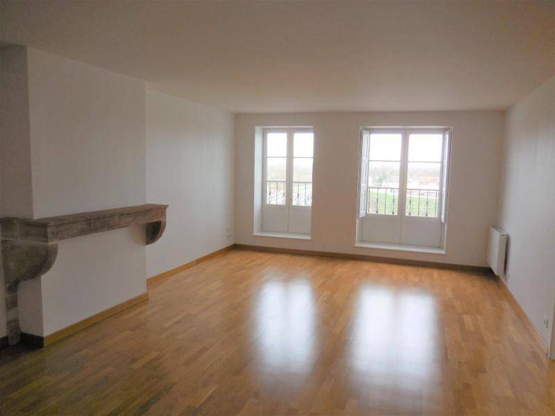 Rent apartment appartement 3 rooms 74.2 m² in Tournus 71700 4 - 580 €