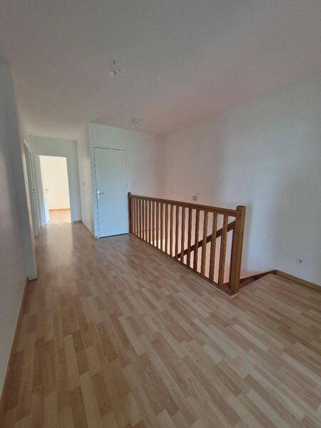 Location appartement 6 pièces 176 m² à Chénas 69840 6 - 1 230 €