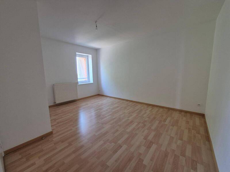Location appartement 6 pièces 176 m² à Chénas 69840 6 - 1 230 €