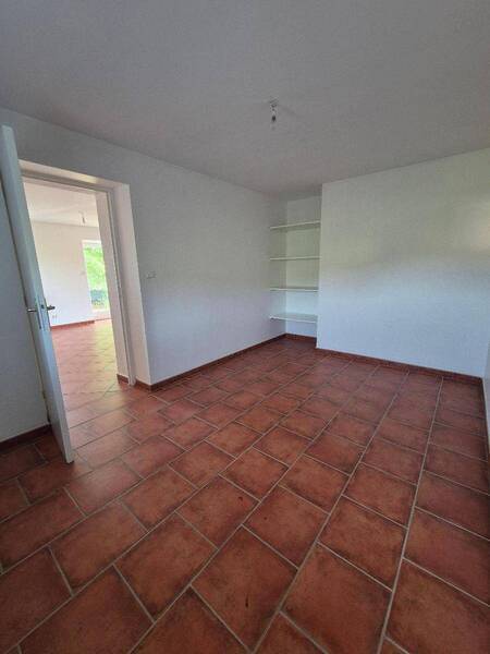 Location appartement 6 pièces 176 m² à Chénas 69840 6 - 1 230 €