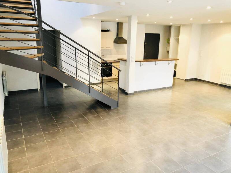 Rent apartment appartement 98.36 m² in Saint-Laurent-sur-Saône 01750 - 795 €