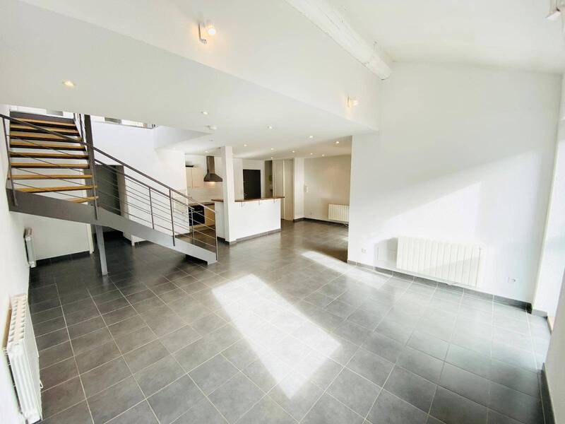 Rent apartment appartement 98.36 m² in Saint-Laurent-sur-Saône 01750 - 795 €