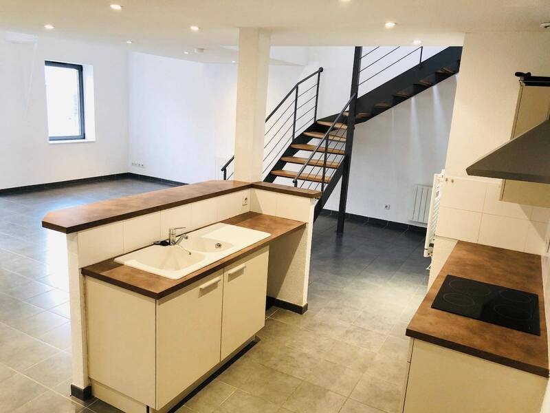 Rent apartment appartement 98.36 m² in Saint-Laurent-sur-Saône 01750 - 795 €